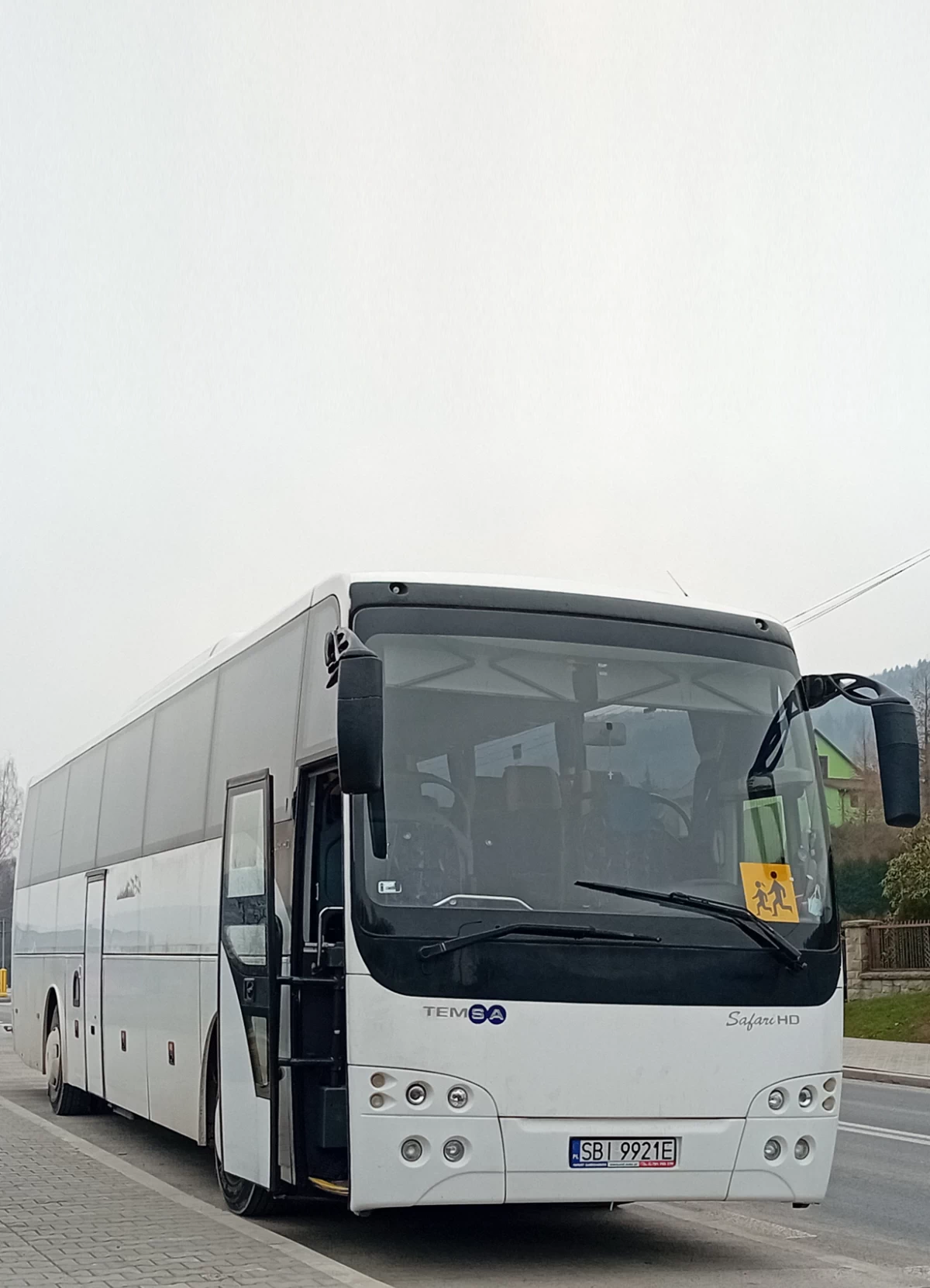 Autobusowa komunikacja - przewóz osób autokarem 
